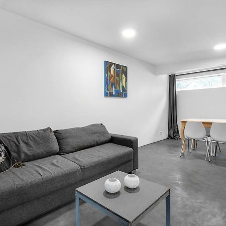 Lovely Studio Apartment With Hot Tub Reykjavik Luaran gambar