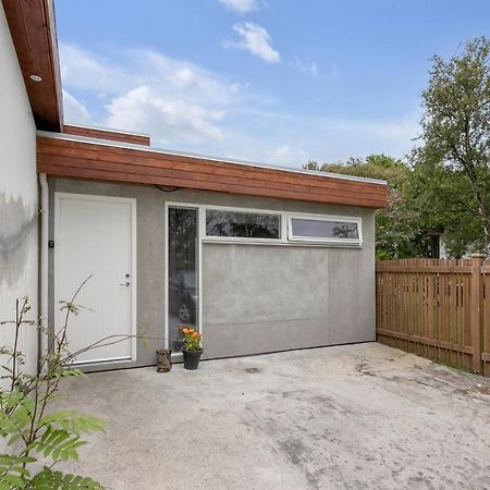 Lovely Studio Apartment With Hot Tub Reykjavik Luaran gambar