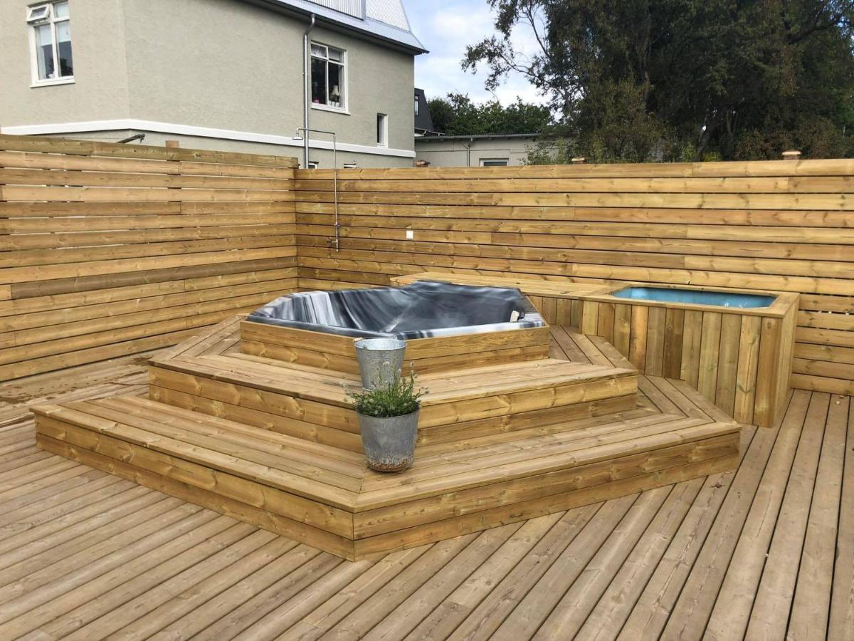 Lovely Studio Apartment With Hot Tub Reykjavik Luaran gambar