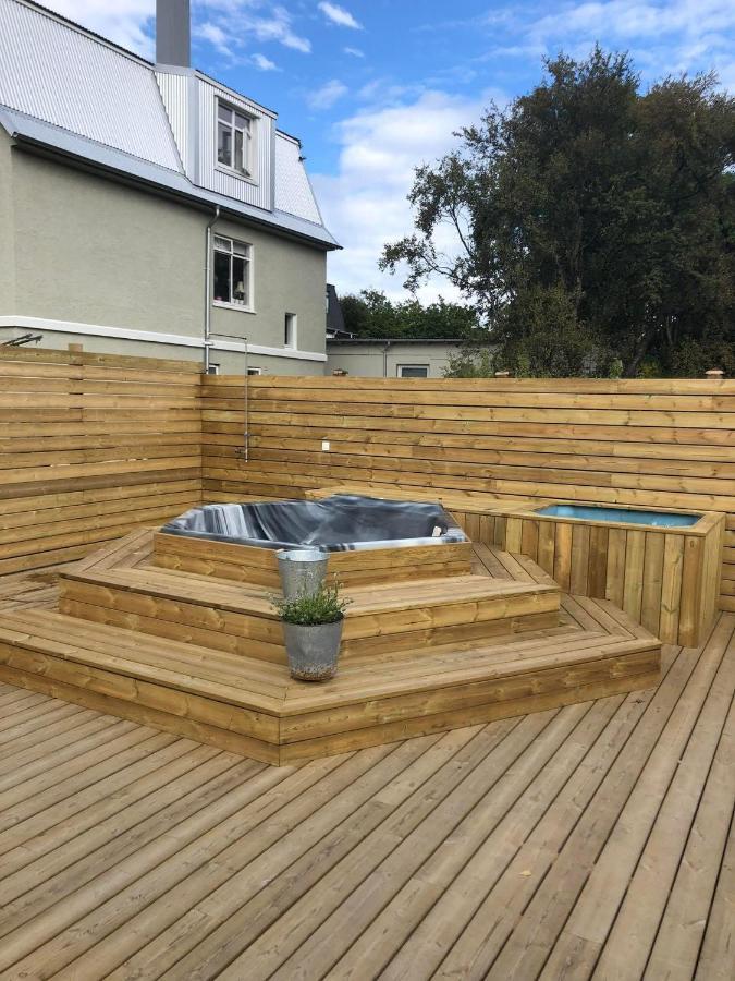 Lovely Studio Apartment With Hot Tub Reykjavik Luaran gambar