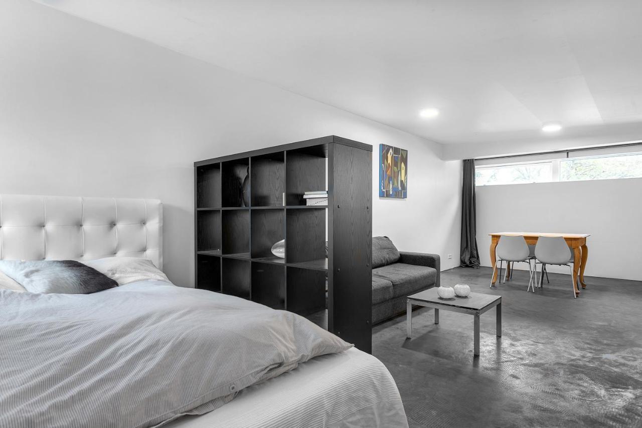 Lovely Studio Apartment With Hot Tub Reykjavik Luaran gambar