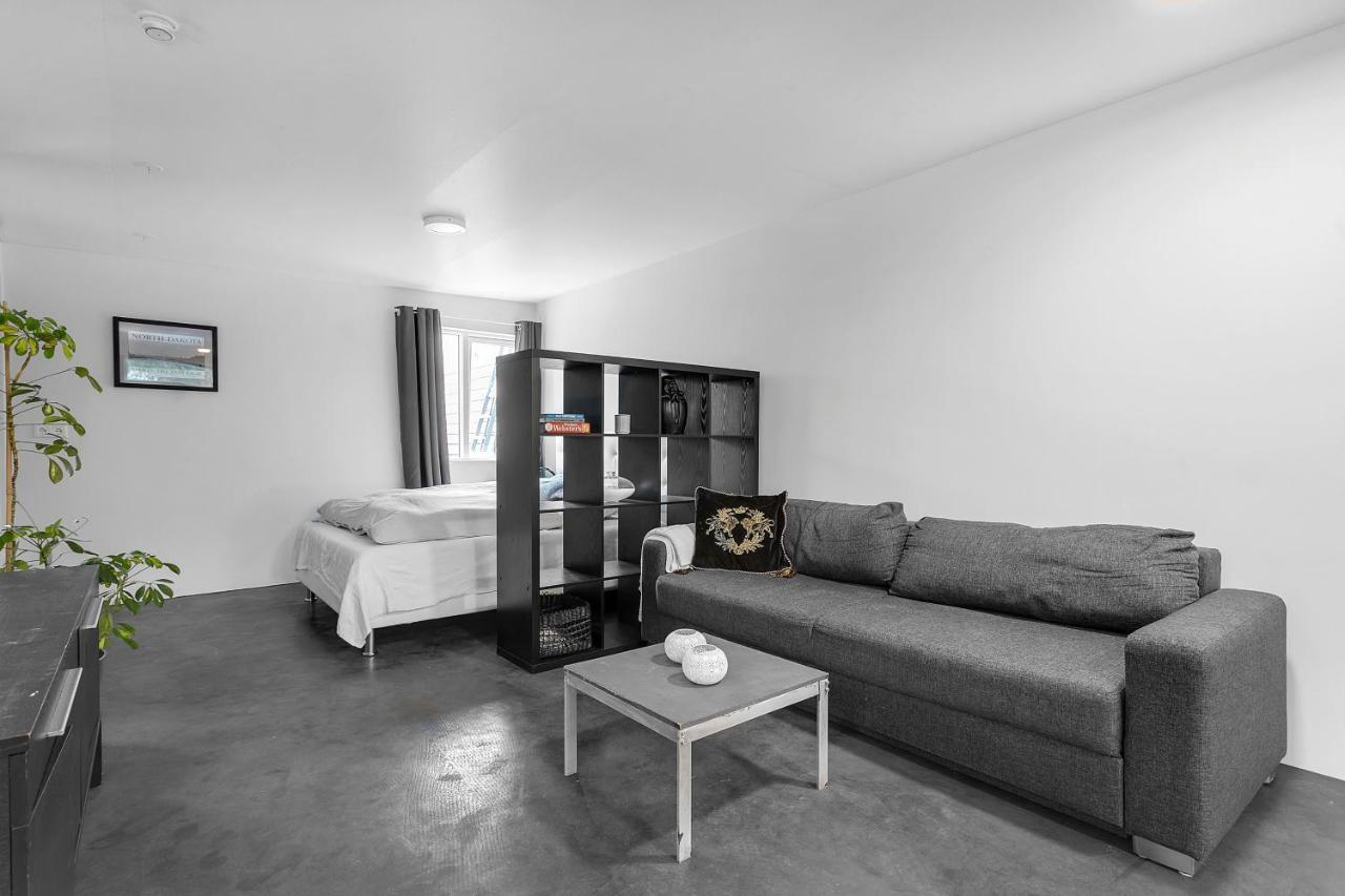 Lovely Studio Apartment With Hot Tub Reykjavik Luaran gambar