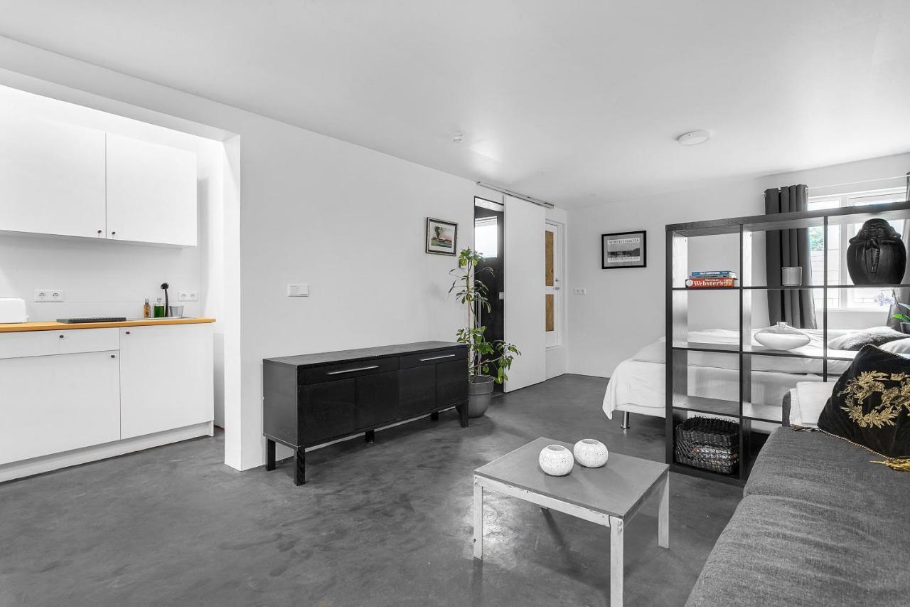 Lovely Studio Apartment With Hot Tub Reykjavik Luaran gambar
